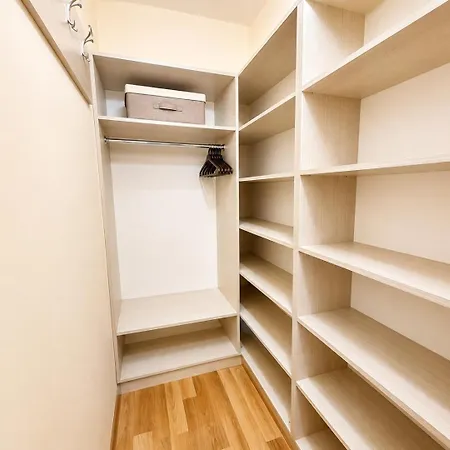 Boutique 1br | Long Sea View Next To The * 슈코르필로브치